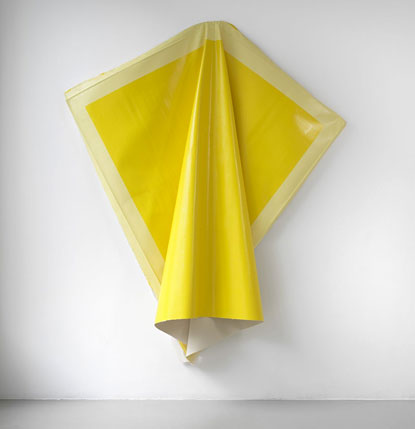 Angela-de-la-Cruz2_415